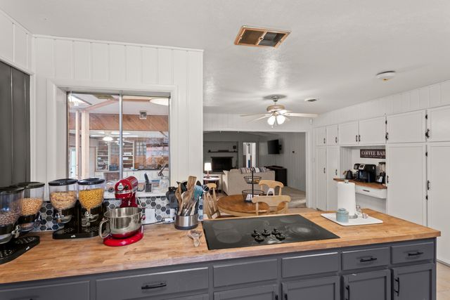 507 Clubview Drive, Levelland, TX 79336