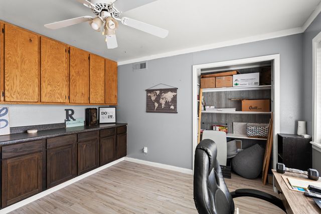 507 Clubview Drive, Levelland, TX 79336