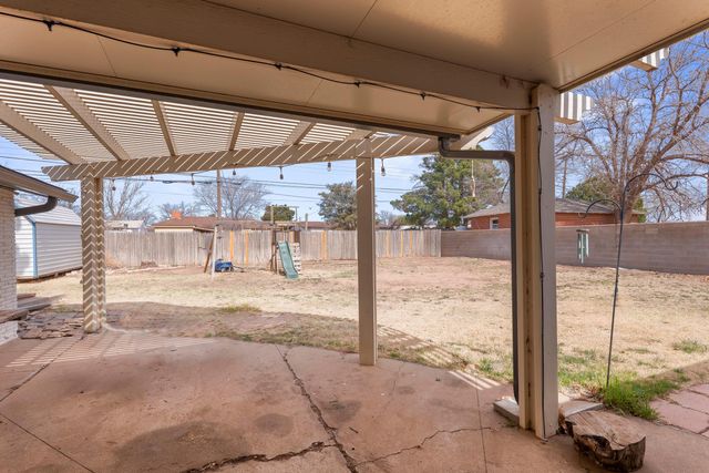 507 Clubview Drive, Levelland, TX 79336