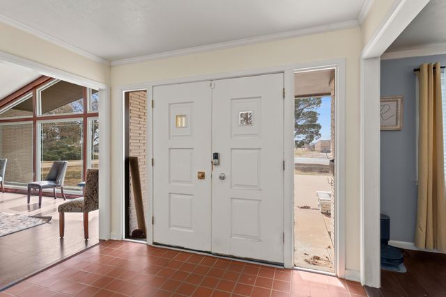 507 Clubview Drive, Levelland, TX 79336