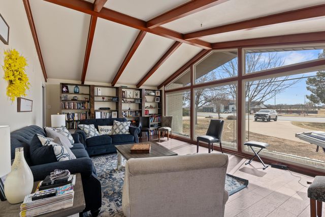 507 Clubview Drive, Levelland, TX 79336