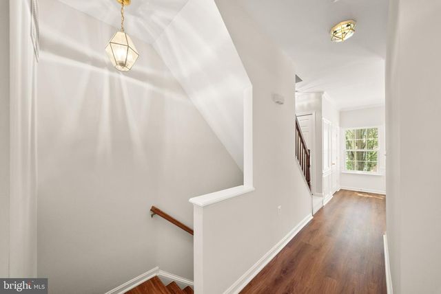 510 SPARKLEBERRY TER NE, Leesburg, VA 20176