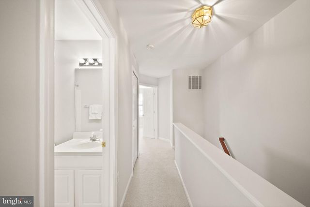 510 SPARKLEBERRY TER NE, Leesburg, VA 20176