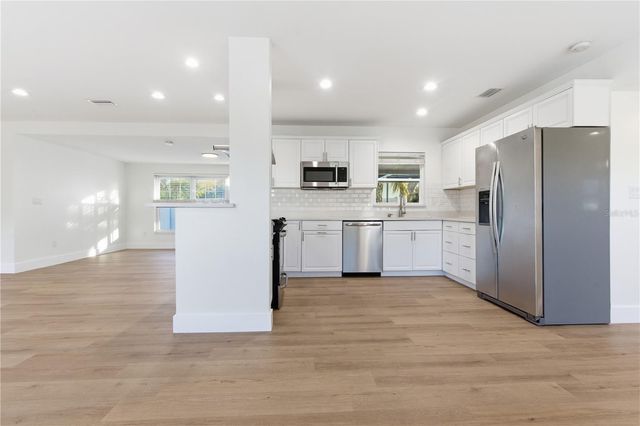 327 SUNNY LANE, Belleair, FL 33756