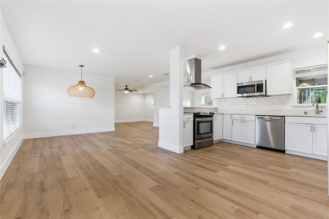 327 SUNNY LANE, Belleair, FL 33756