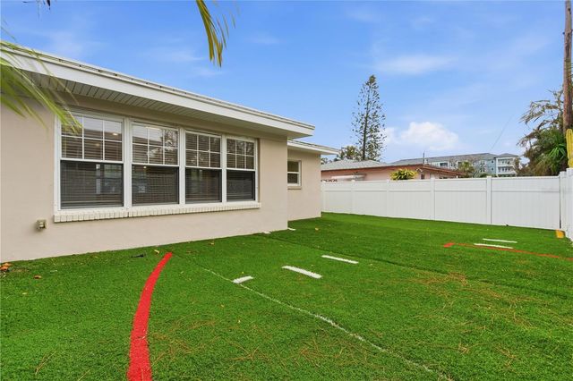 327 SUNNY LANE, Belleair, FL 33756