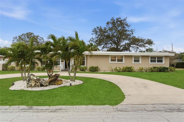 327 SUNNY LANE, Belleair, FL 33756