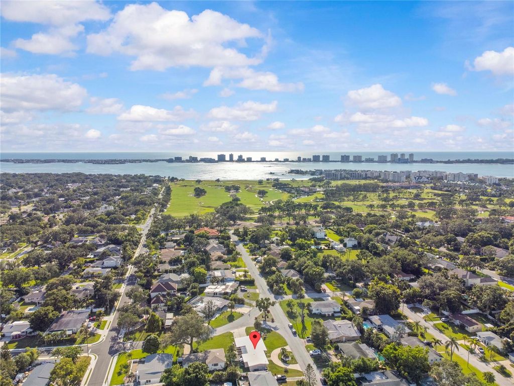 Image 2 of property listing at 327 SUNNY LANE, Belleair, FL 33756