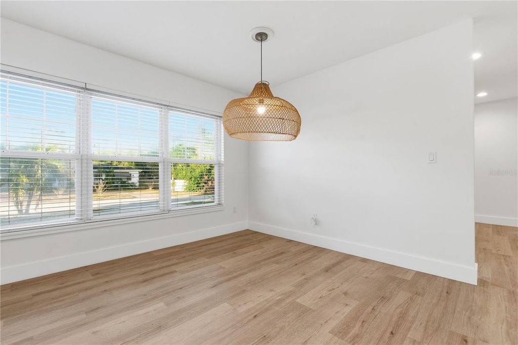 Image 18 of property listing at 327 SUNNY LANE, Belleair, FL 33756