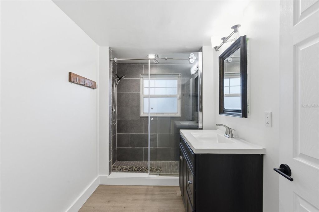 Image 25 of property listing at 327 SUNNY LANE, Belleair, FL 33756