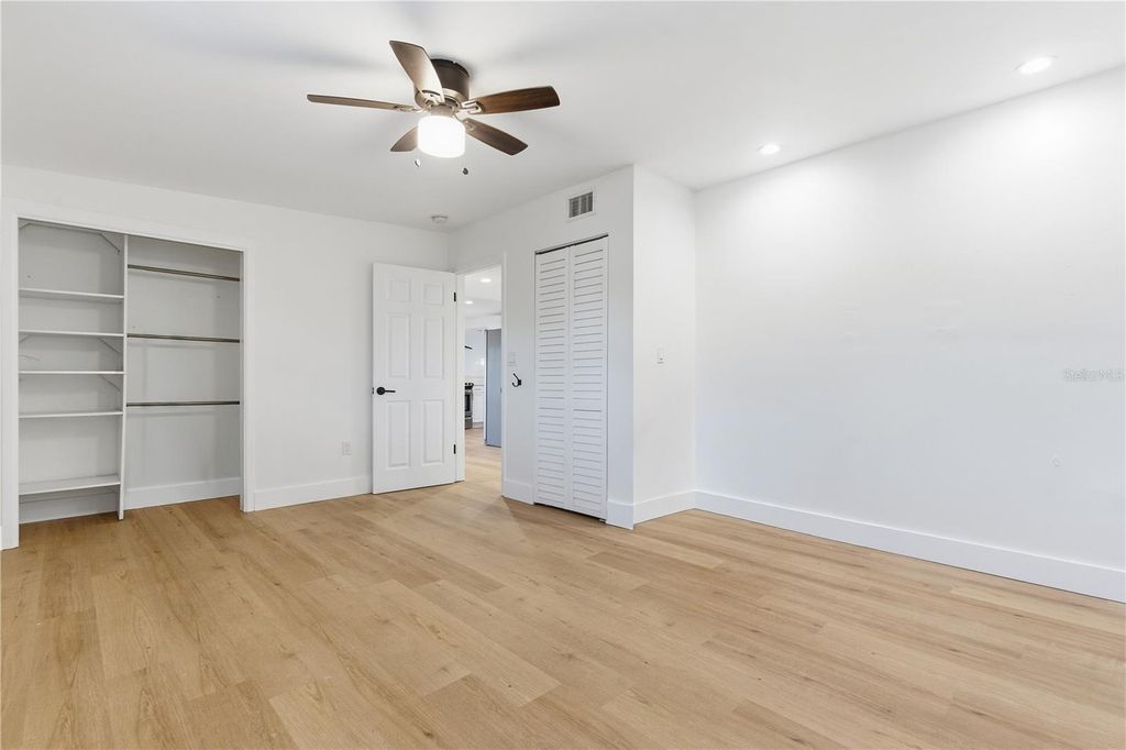 Image 30 of property listing at 327 SUNNY LANE, Belleair, FL 33756