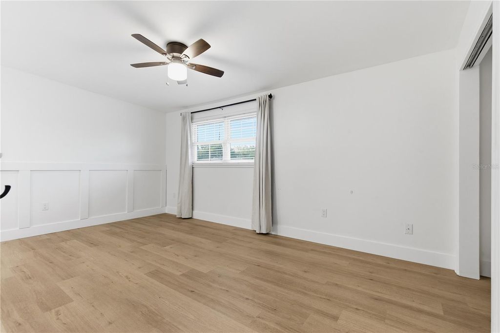 Image 31 of property listing at 327 SUNNY LANE, Belleair, FL 33756