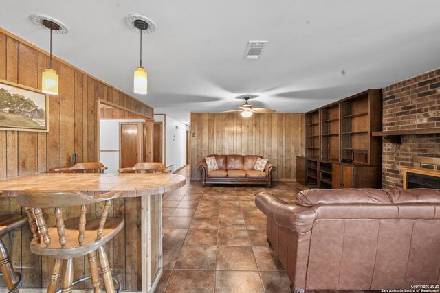 311 Indian Pink, Floresville, TX 78114