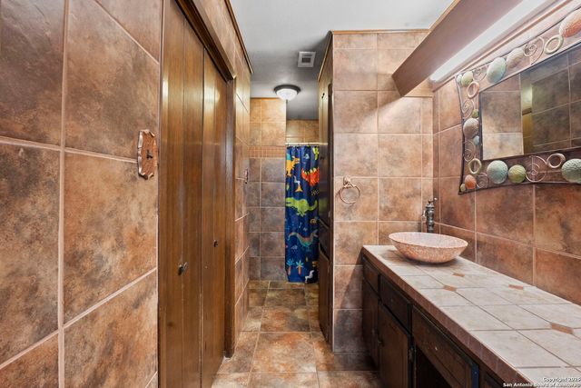 311 Indian Pink, Floresville, TX 78114