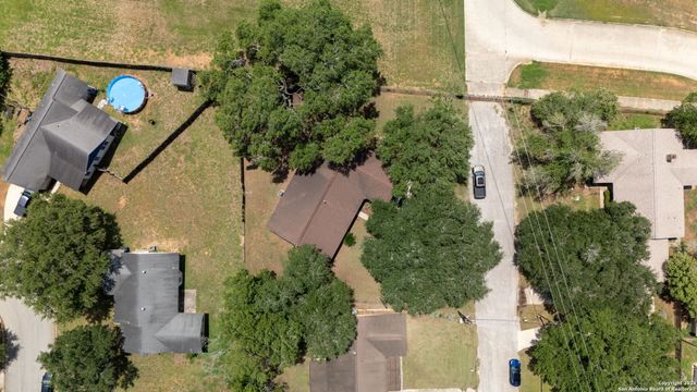 311 Indian Pink, Floresville, TX 78114