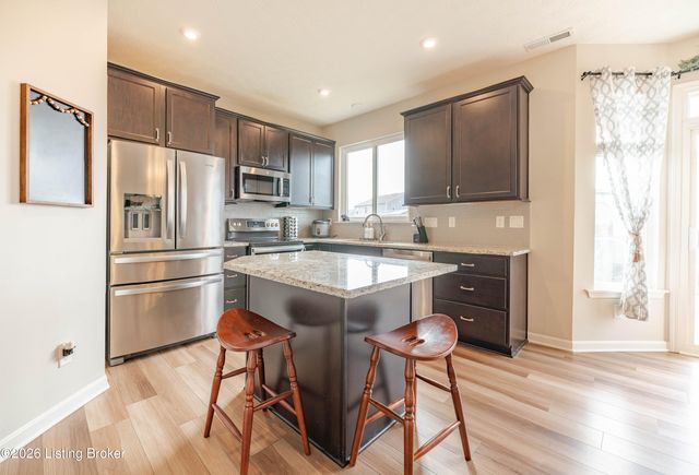 127 Goldeneye Ct, Shepherdsville, KY 40165