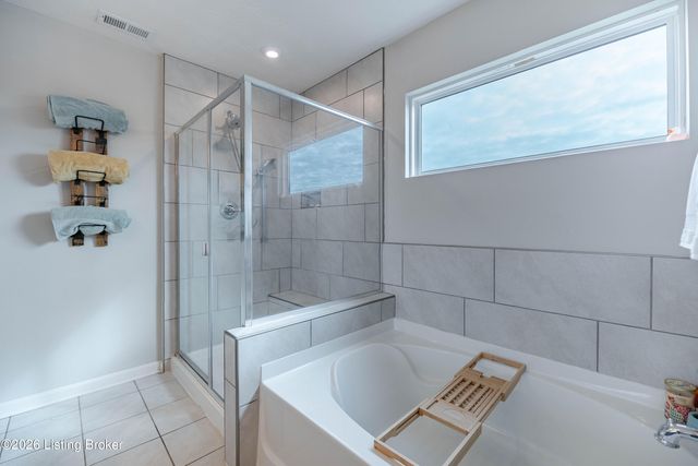 127 Goldeneye Ct, Shepherdsville, KY 40165