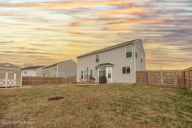 127 Goldeneye Ct, Shepherdsville, KY 40165
