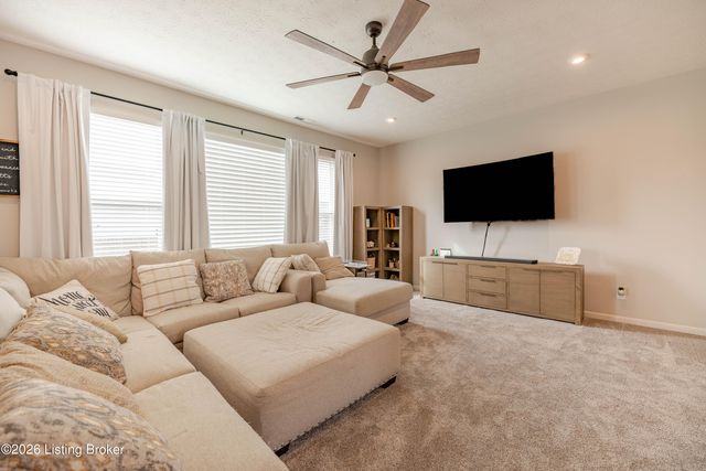 127 Goldeneye Ct, Shepherdsville, KY 40165