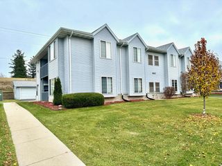 907 Fox Creek DRIVE #2, Watertown, WI 53098