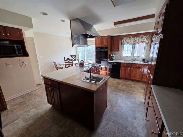 3 Saint Charles Court, Amherst, NY 14221