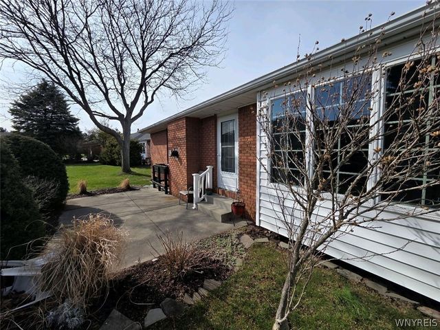 3 Saint Charles Court, Amherst, NY 14221