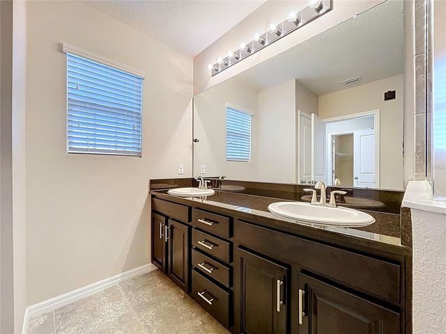 597 52ND TERRACE N, St Petersburg, FL 33703