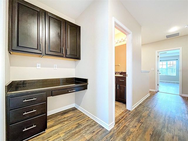 597 52ND TERRACE N, St Petersburg, FL 33703