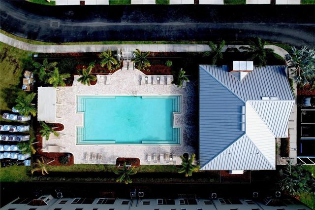 597 52ND TERRACE N, St Petersburg, FL 33703