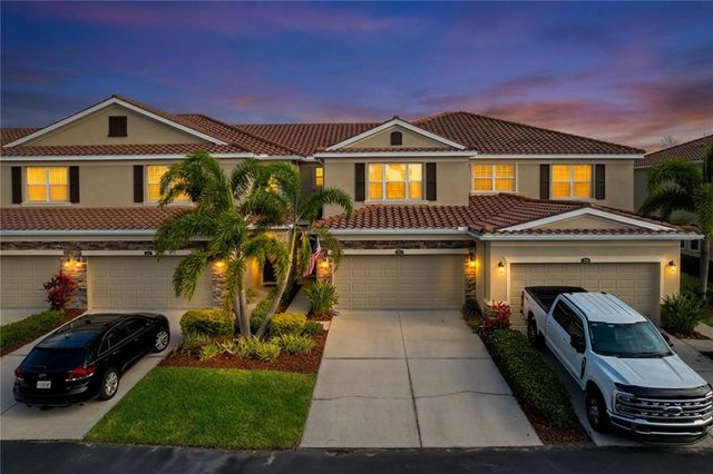 597 52ND TERRACE N, St Petersburg, FL 33703