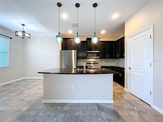 597 52ND TERRACE N, St Petersburg, FL 33703