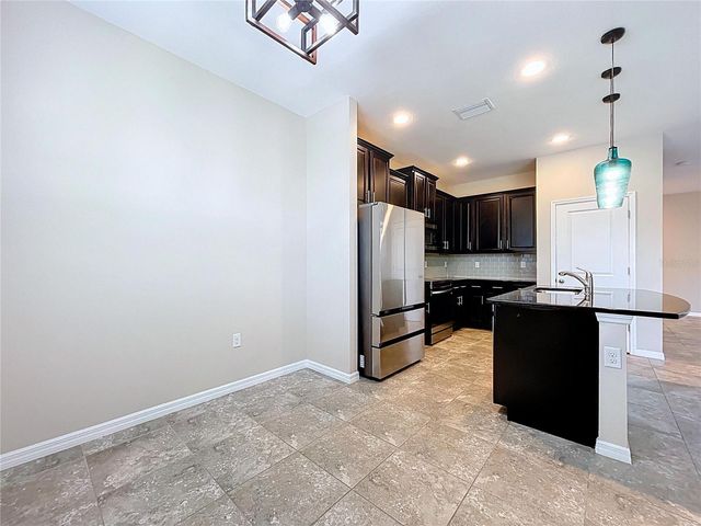 597 52ND TERRACE N, St Petersburg, FL 33703