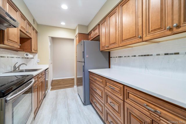 250 N Village Avenue A-16, Rockville Centre, NY 11570