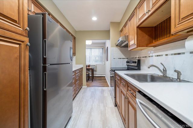 250 N Village Avenue A-16, Rockville Centre, NY 11570