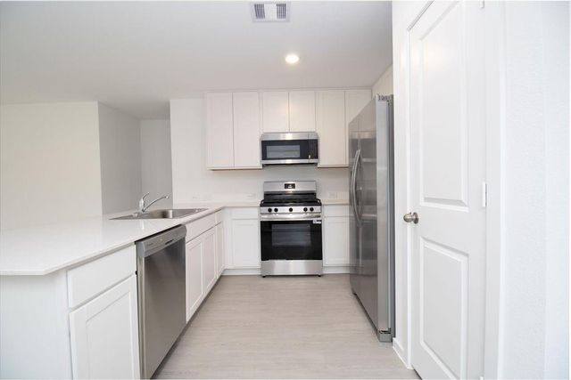 2092 Cedar Way Drive, Conroe, TX 77301