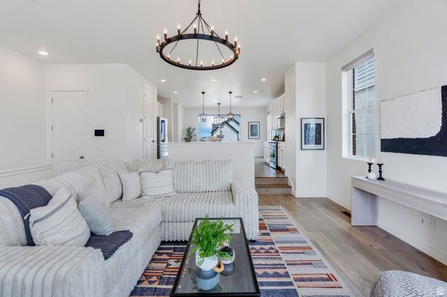 10907 S LAKE RUN RD, South Jordan, UT 84009