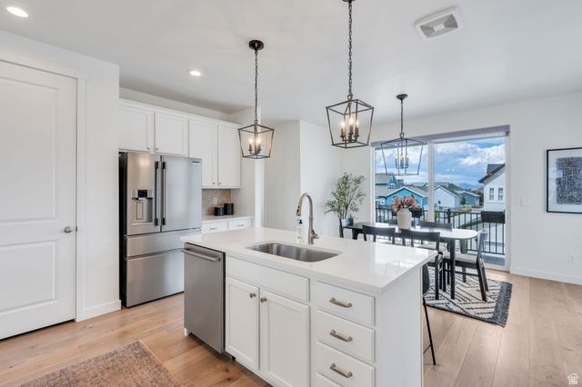 10907 S LAKE RUN RD, South Jordan, UT 84009
