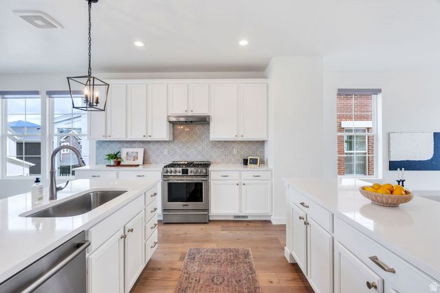 10907 S LAKE RUN RD, South Jordan, UT 84009