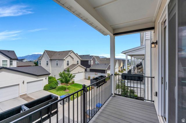 10907 S LAKE RUN RD, South Jordan, UT 84009