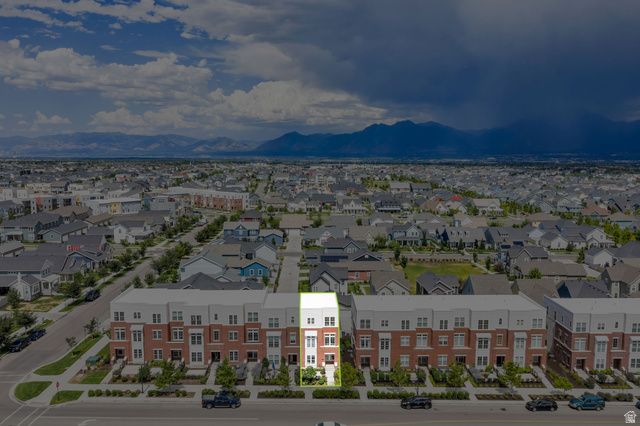 10907 S LAKE RUN RD, South Jordan, UT 84009