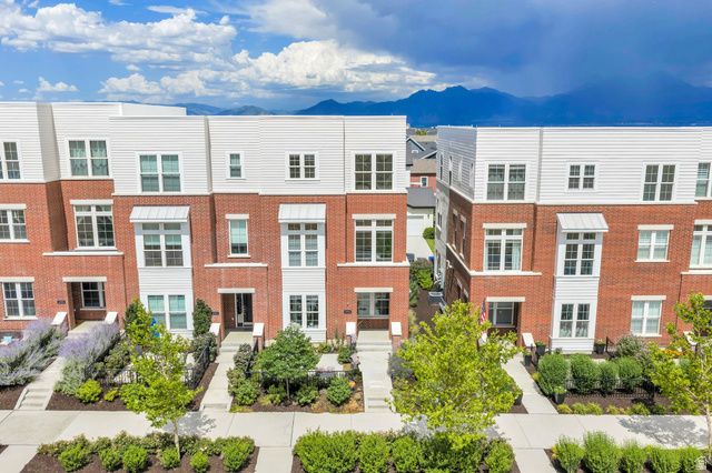 10907 S LAKE RUN RD, South Jordan, UT 84009