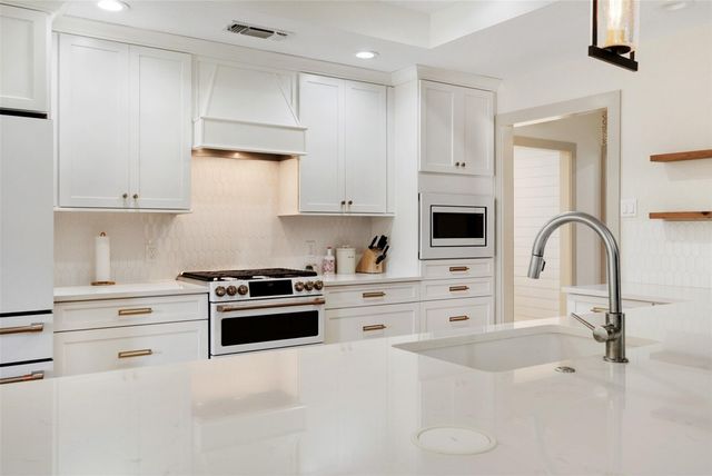 10509 Loring DR, Austin, TX 78750