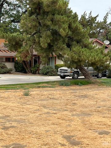 18510 Stockdale Highway, Bakersfield, CA 93314