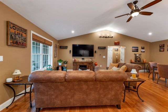 7 Pendleton Road, Laconia, NH 03246