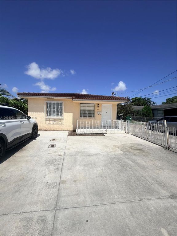 3821 SW 89th Court Front, Miami, FL 33165