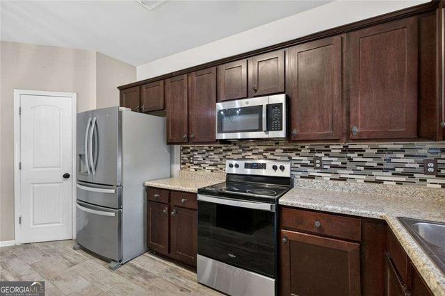 1027 Grenier Terrace, Lawrenceville, GA 30045