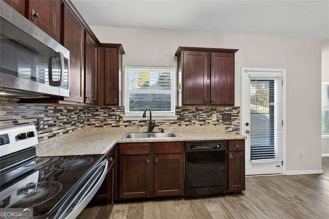 1027 Grenier Terrace, Lawrenceville, GA 30045