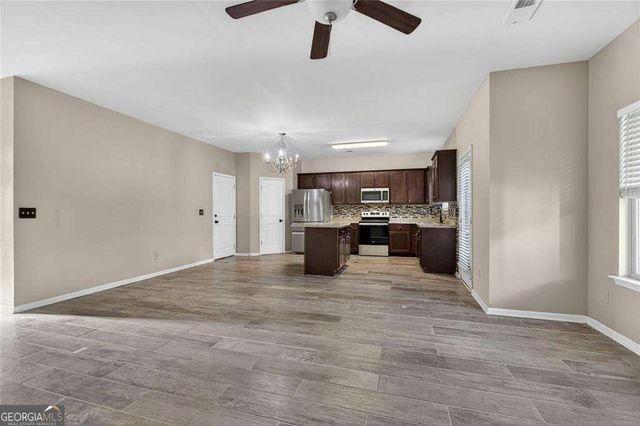 1027 Grenier Terrace, Lawrenceville, GA 30045
