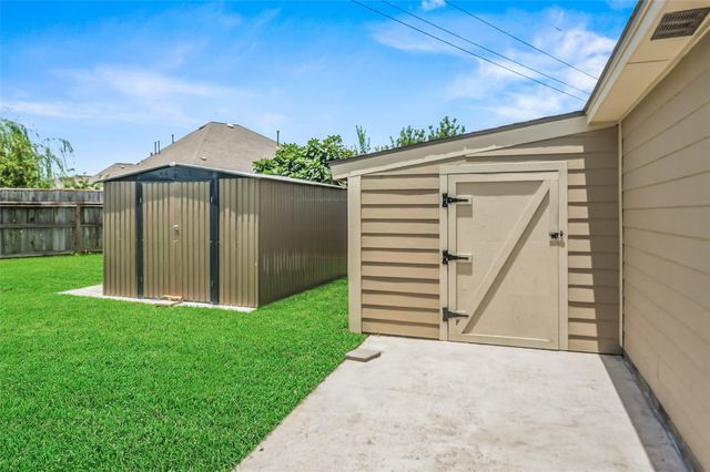 10402 Kingston Creek Lane, Cypress, TX 77433