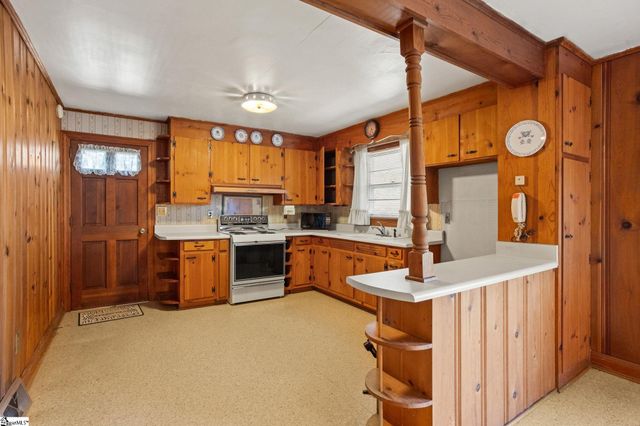 214 Piney Mountain Road, Greenville, SC 29609